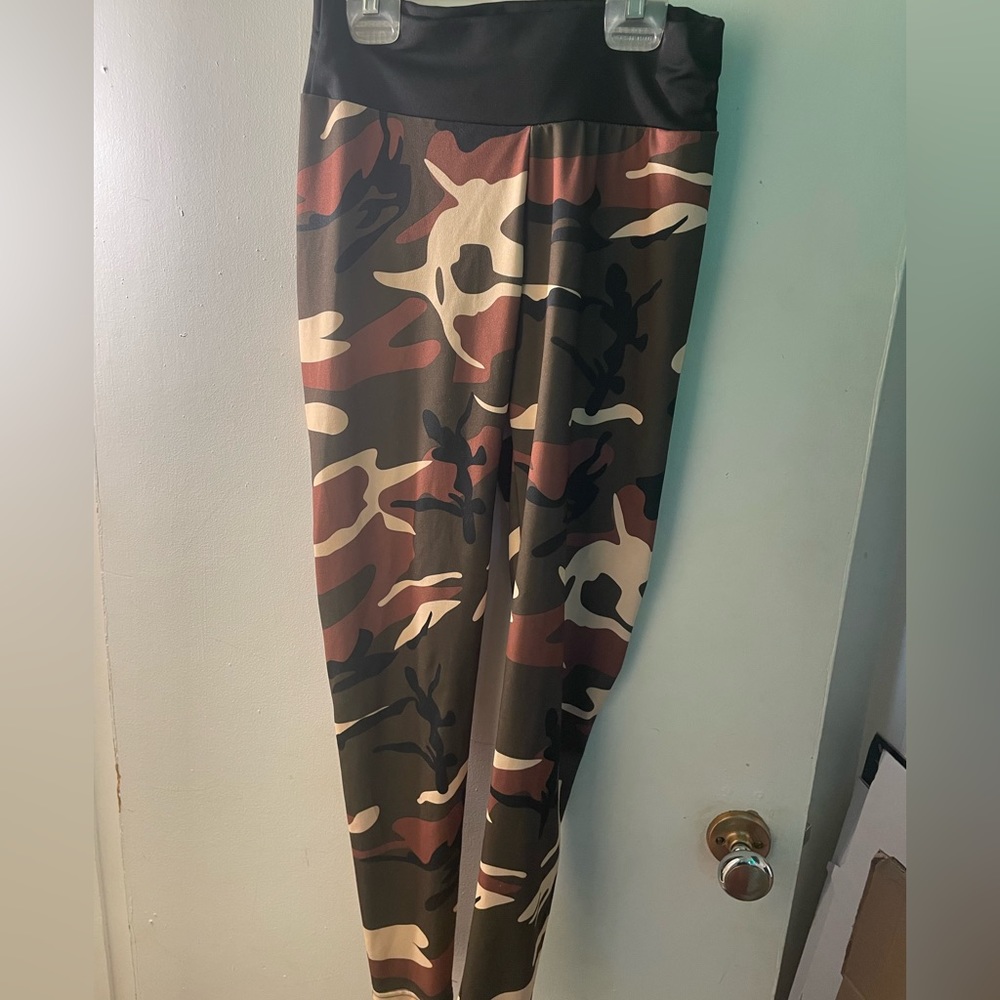 Camo leggings